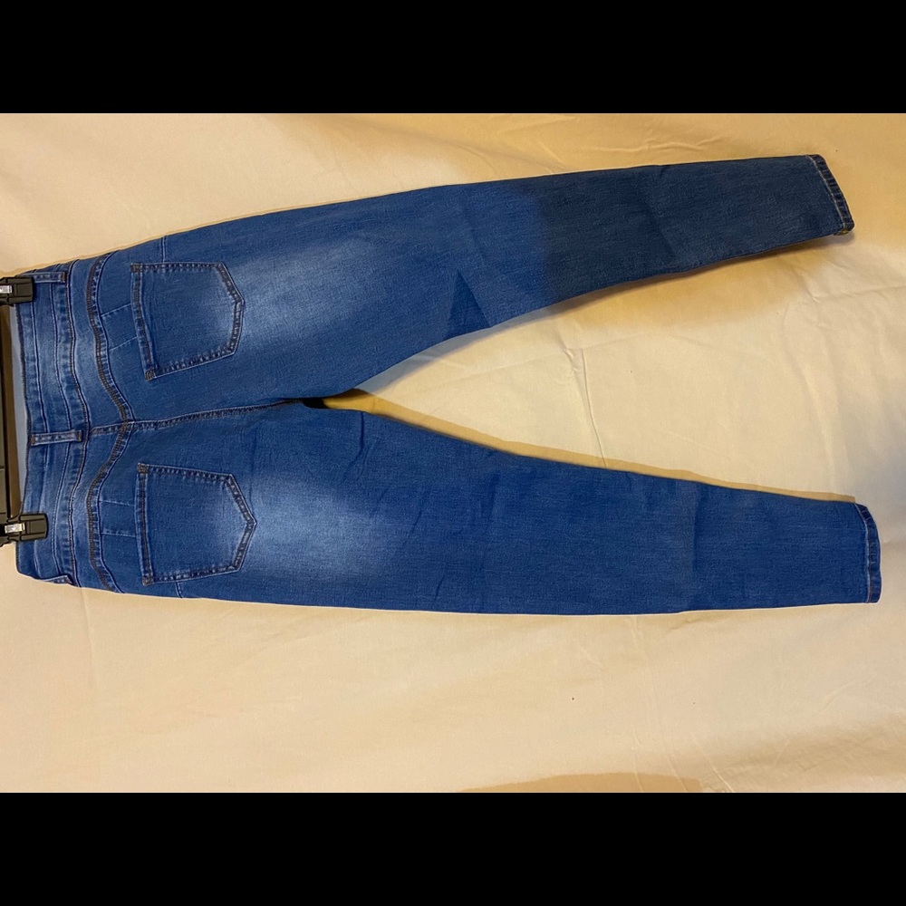 Jeans - Picture 2 of 5